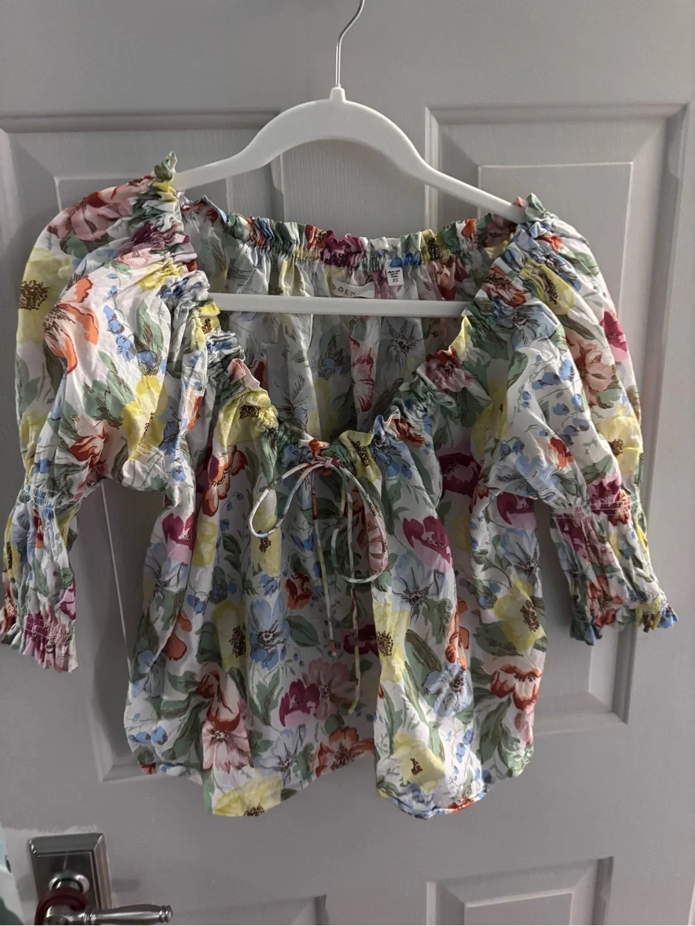 Doen Inez Blanc anemone bloom Floral Puff-Sleeve Peasant Blouse